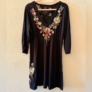 JOHNNY WAS Floral Bohemian Embroidered Black V Neck Dress Women’s Size Large